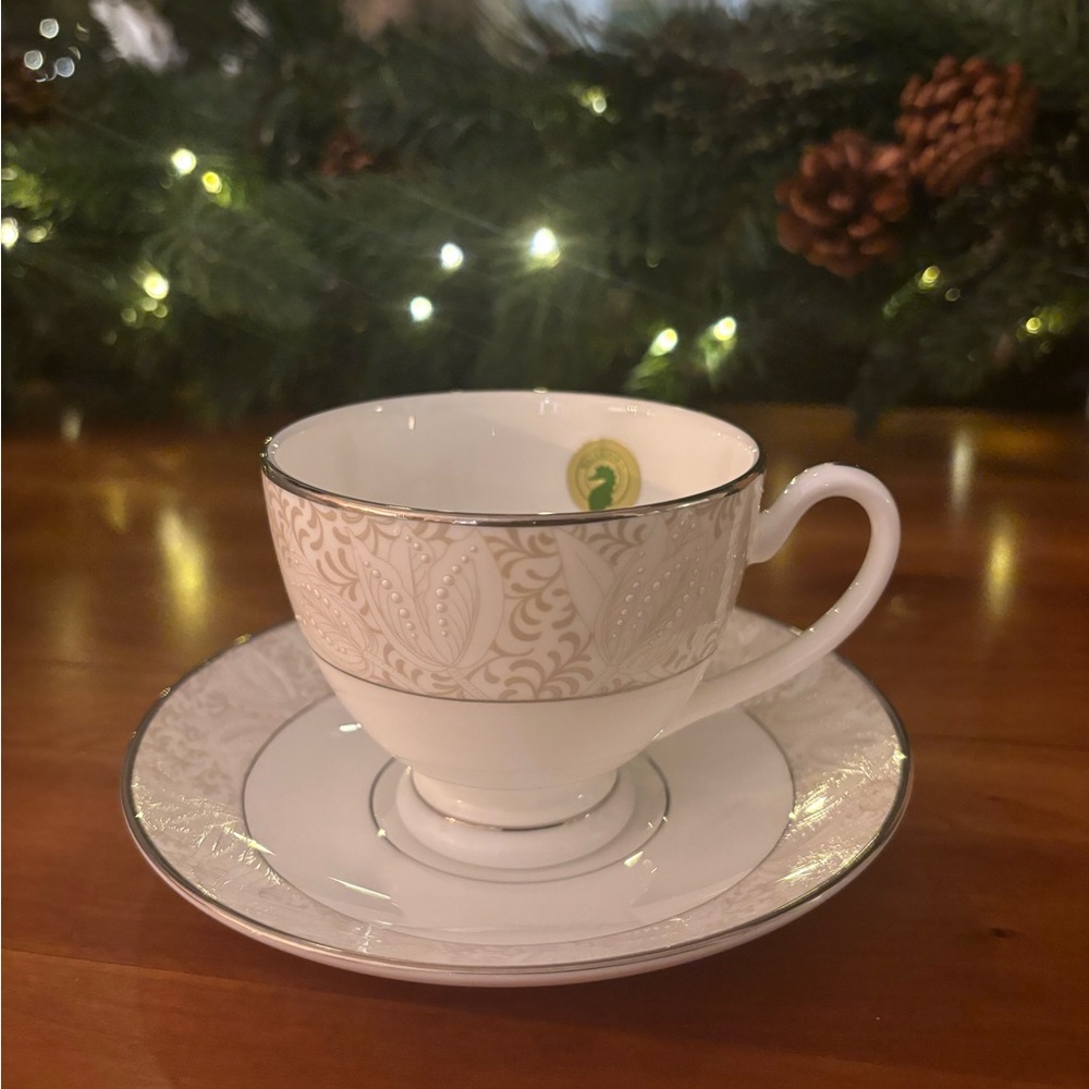 Waterford Fine China Bassano Footed Tea Cup and Saucer Set of 7 NWT